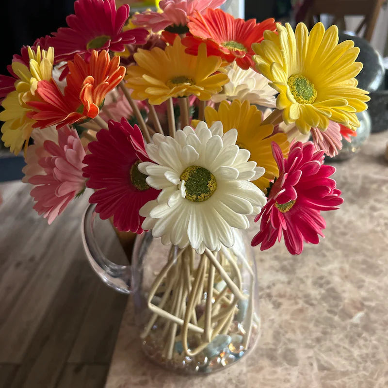 Color Your Summer with Daisies: The Easiest Way to Refresh Your Space